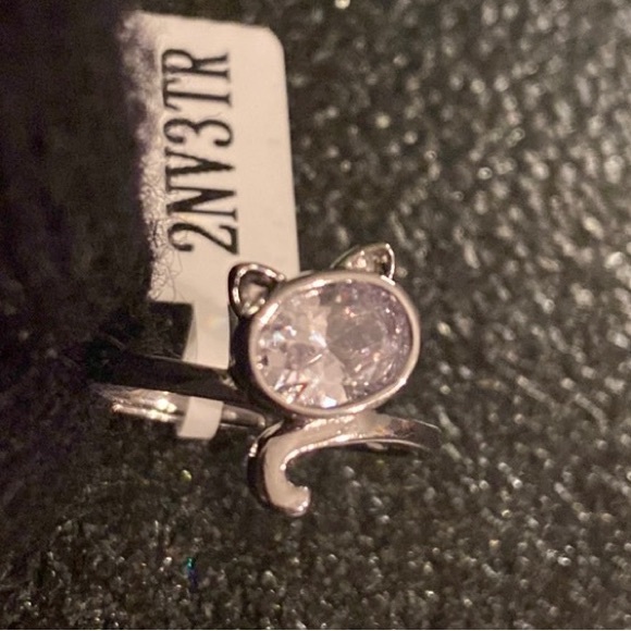 🌟2/$25 🎁 NWT 🐈‍⬛Cat ring from charmed aroma - Picture 8 of 12